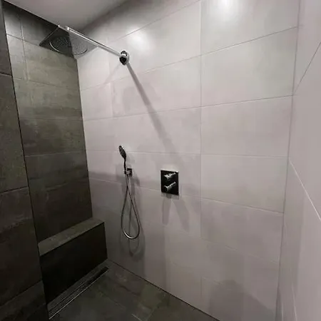 Modern House With 3 Bedrooms * 埃因霍温