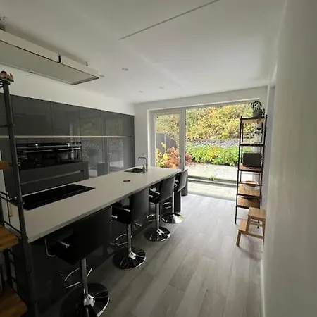 别墅 Modern House With 3 Bedrooms *