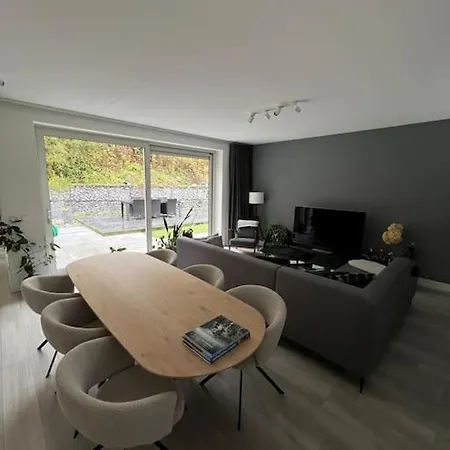 Modern House With 3 Bedrooms 别墅 *