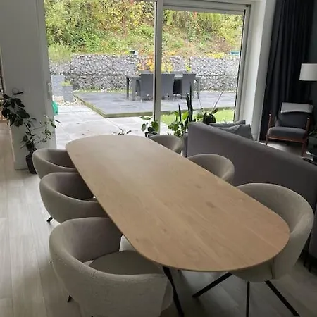Modern House With 3 Bedrooms 别墅 埃因霍温